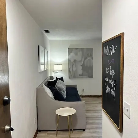 Capital Suite On 6Th Street - King Bed / Downtown! Springfield Exterior photo