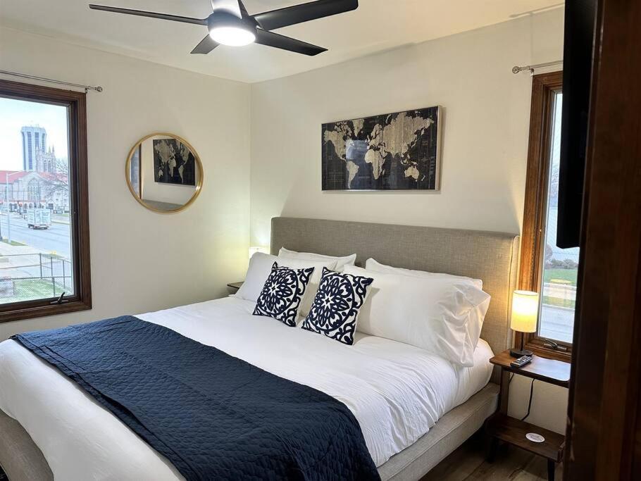 Capital On 6th Street - King Bed / Downtown!